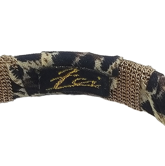 TWO VINTAGE SIGNED CHETTAH ANIMAL PRINT FABRIC BANGLE BRACELETS - Picture 4 of 4